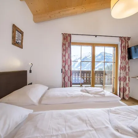 Chalet By The Skiing Area In Neukirchen With Sauna Neukirchen am Großvenediger Exterior photo