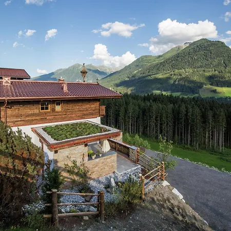 Chalet By The Skiing Area In Neukirchen With Sauna Neukirchen am Großvenediger Exterior photo